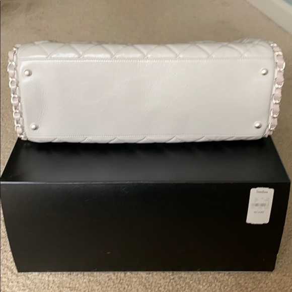 Chanel Quilted Sac Divers Large Shoulder Bag - Picture 8 of 16